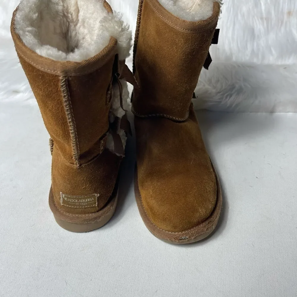 Kookaburra by UGG Victoria short tan boots embellished with bows size 9